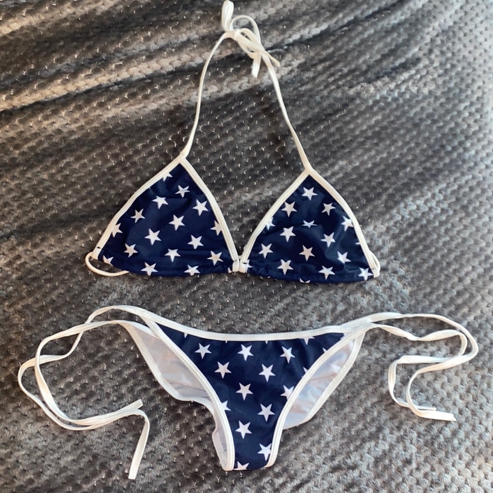 Women’s patriotic string bikini 🇺🇸🇺🇸